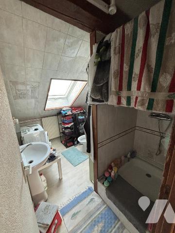 Appartement T3 (env. 40 m² habitables) au 2ème étage, situé à proximité du centre et des commodités