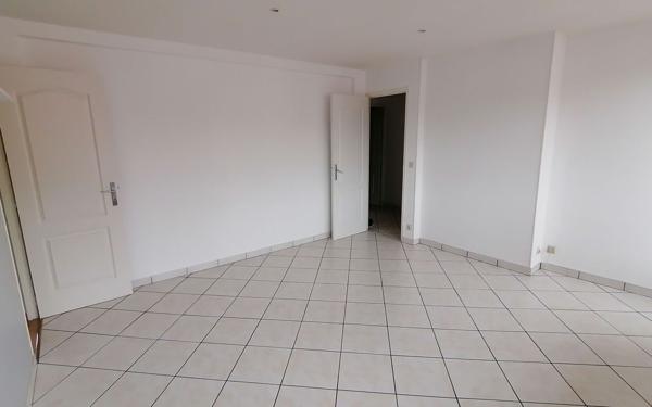 Appartement à louer    4 pièces •  Saint-Quentin