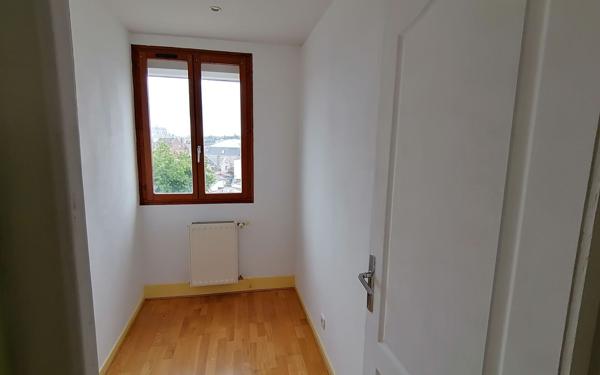 Appartement à louer    4 pièces •  Saint-Quentin