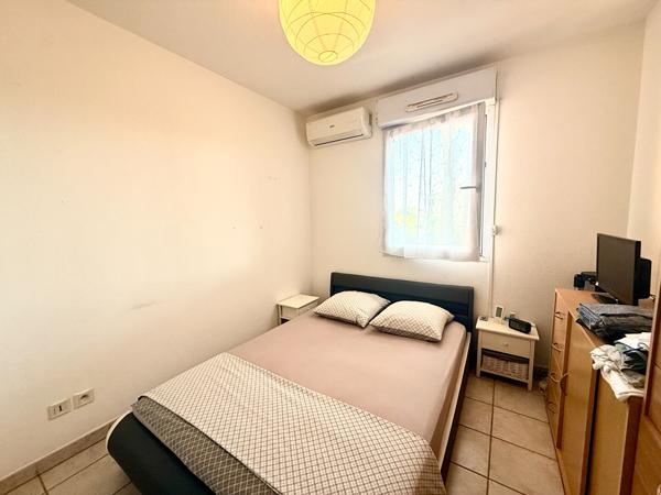 MEZE, T2 de 40m² avec terrasse et parking