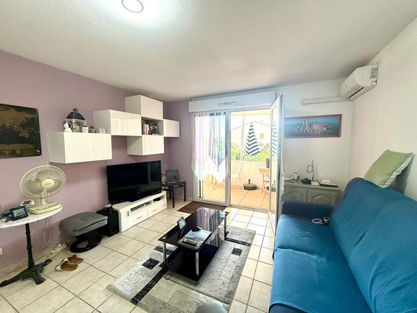 MEZE, T2 de 40m² avec terrasse et parking
