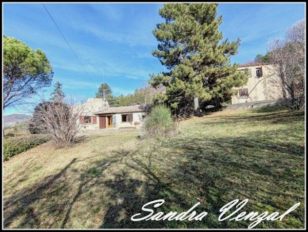 VILLA D'ARCHITECTE à DIGNE LES BAINS, avec une VUE REMARQUABLE, sans VIS à VIS, EXPOSITION SUD, 4 CHAMBRES