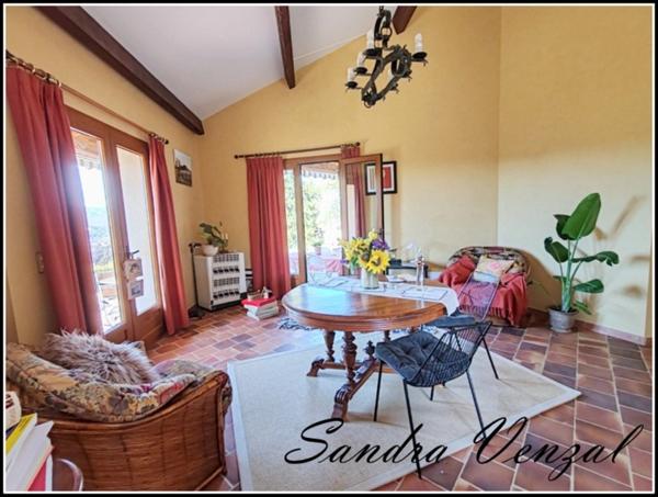 VILLA D'ARCHITECTE à DIGNE LES BAINS, avec une VUE REMARQUABLE, sans VIS à VIS, EXPOSITION SUD, 4 CHAMBRES