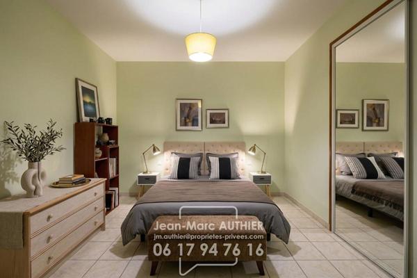 Maison  atypique de 228 m2 4 chambres jardin piscine proche commerces