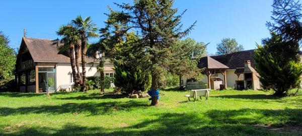 Fermette 4 chambres, un bureau, dépendances, terrain 9000m2