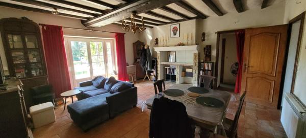 Fermette 4 chambres, un bureau, dépendances, terrain 9000m2