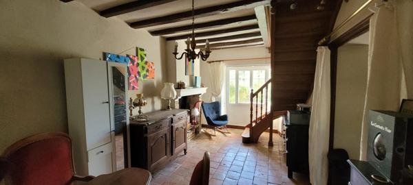 Fermette 4 chambres, un bureau, dépendances, terrain 9000m2