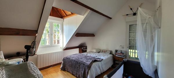 Fermette 4 chambres, un bureau, dépendances, terrain 9000m2