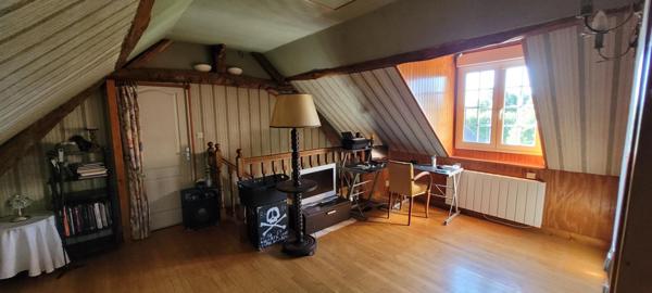 Fermette 4 chambres, un bureau, dépendances, terrain 9000m2