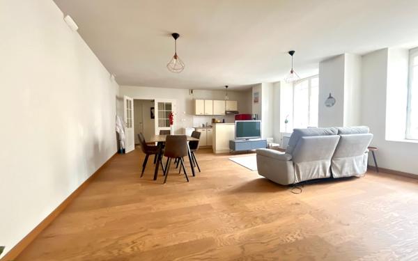 Appartement à vendre    3 pièces • 72 m2 Cognac