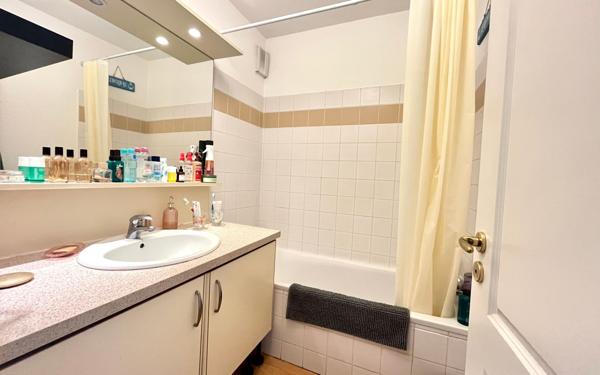 Appartement à vendre    3 pièces • 72 m2 Cognac