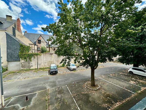 TOURS- Entre LES HALLES et LAMARTINE - Appartement T3 rénové