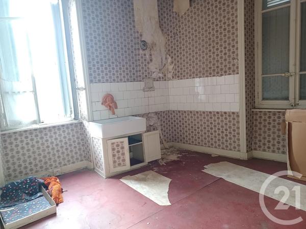 Maison à vendre  10 pièces - 220 m 2   BOURG ARGENTAL  - 42