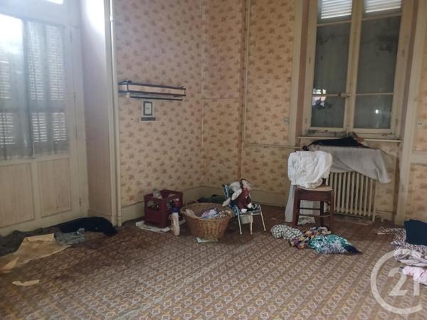 Maison à vendre  10 pièces - 220 m 2   BOURG ARGENTAL  - 42