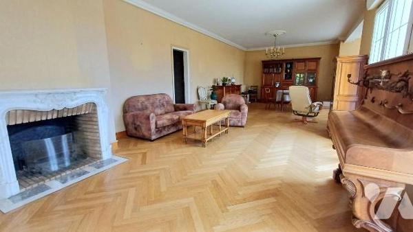 Maison de charme  en bord de mer, offrant un cadre de vie exceptionnel  entre confort, espace e...