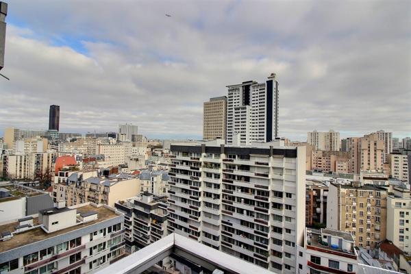Appartement 2 pièces à vendre au 13ème étage à Paris