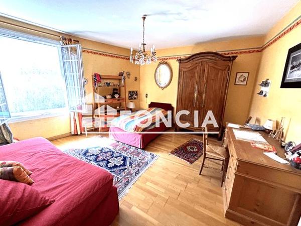 À vendre Maison 7 pièces 230 m² - Chartres 28000