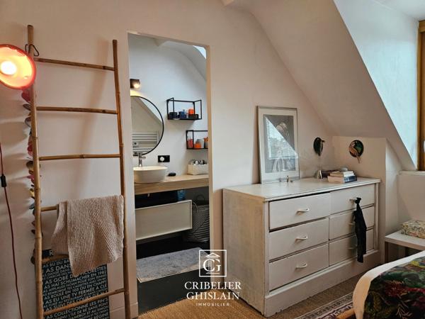 Appartement au charme unique 190 M2 / 5 chambres + cave privative.