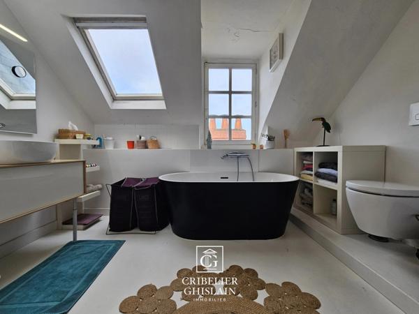 Appartement au charme unique 190 M2 / 5 chambres + cave privative.