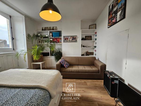 Appartement au charme unique 190 M2 / 5 chambres + cave privative.