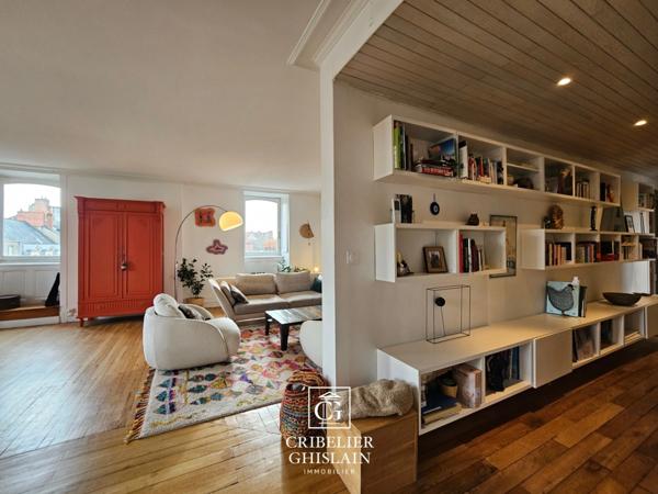 Appartement au charme unique 190 M2 / 5 chambres + cave privative.