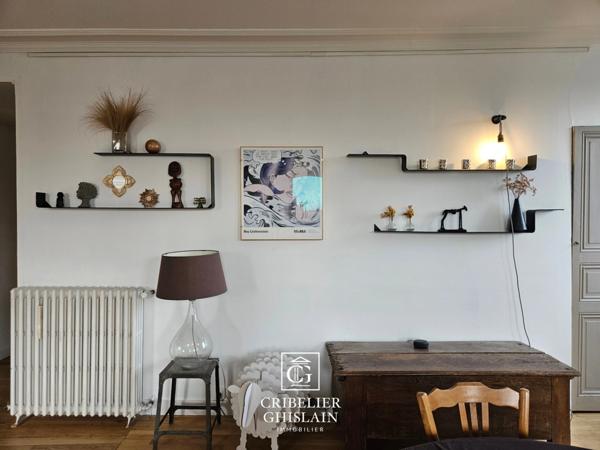 Appartement au charme unique 190 M2 / 5 chambres + cave privative.