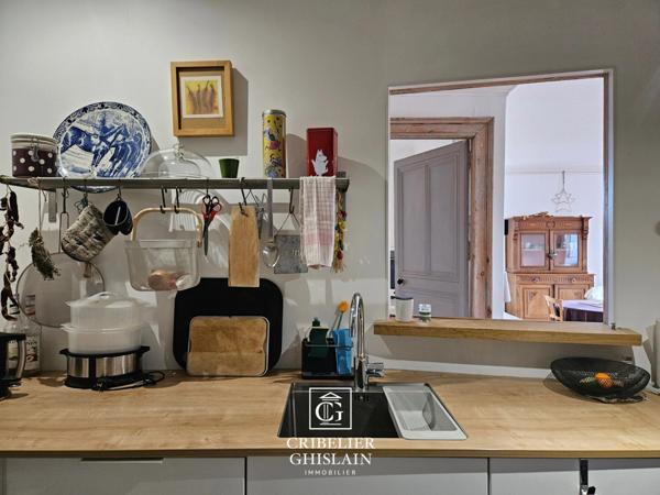 Appartement au charme unique 190 M2 / 5 chambres + cave privative.