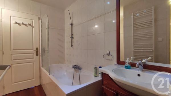 Appartement T5 à vendre  5 pièces - 154,20 m 2   ALLEVARD  - 38