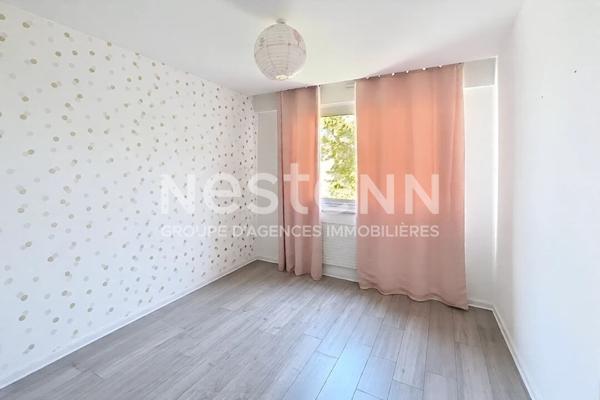 Grand Appartement Bron Type 5 pièces avec 3 chambres Balcon, Cave et Parking - 69500 BRON