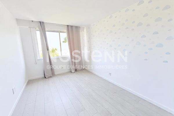 Grand Appartement Bron Type 5 pièces avec 3 chambres Balcon, Cave et Parking - 69500 BRON