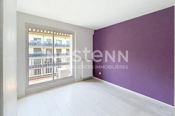 Grand Appartement Bron Type 5 pièces avec 3 chambres Balcon, Cave et Parking - 69500 BRON
