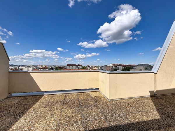 Appartement 5 pièces avec terrasses et vue dégagée à vendre à Lyon 8ème  MONPLAISIR