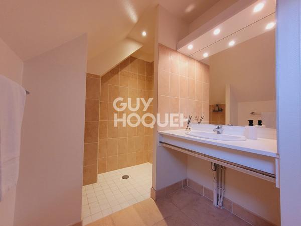 POUR INVESTISSEUR, Immeuble pour locations saisonnières à Colleville-sur-Mer, proche Omaha Beach.