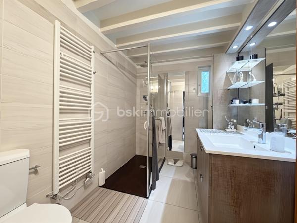 Maison ancienne de 261 m²