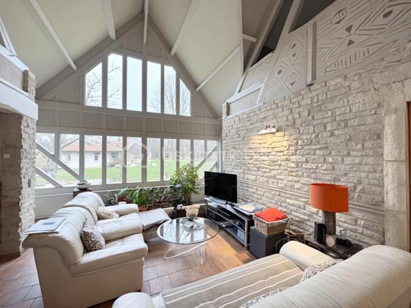 Maison ancienne de 261 m²