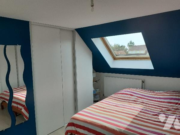 Maison comprenant 4 chambres, 2 salles d'eau, un jardin et dépendance