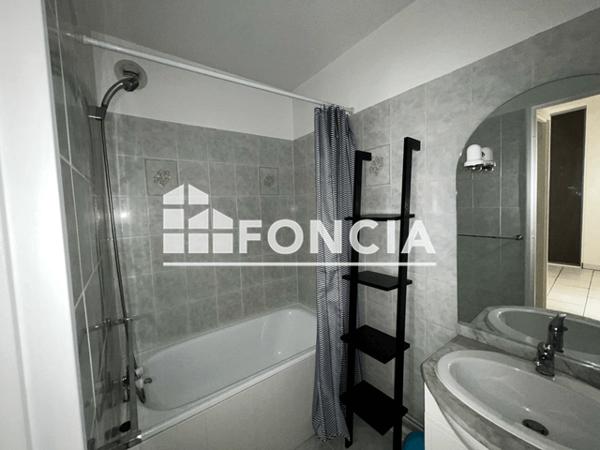 Location Appartement meublé 2 pièces 40 m² - 159 AVENUE DE STRASBOURG Nancy 54000
