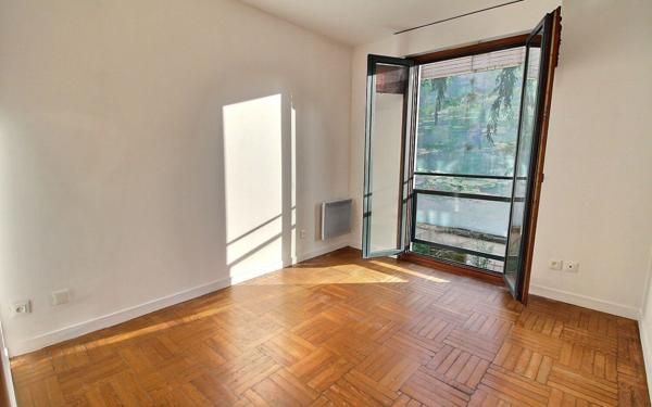 Appartement à vendre    2 pièces • 44,08 m2 Vincennes