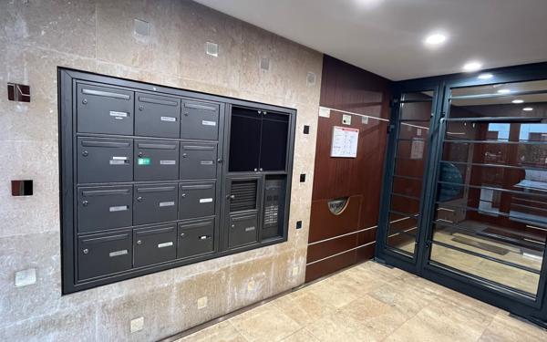 Appartement à vendre    2 pièces • 44,08 m2 Vincennes