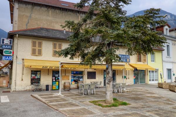 Murs - ensemble immobilier - commerce + F5