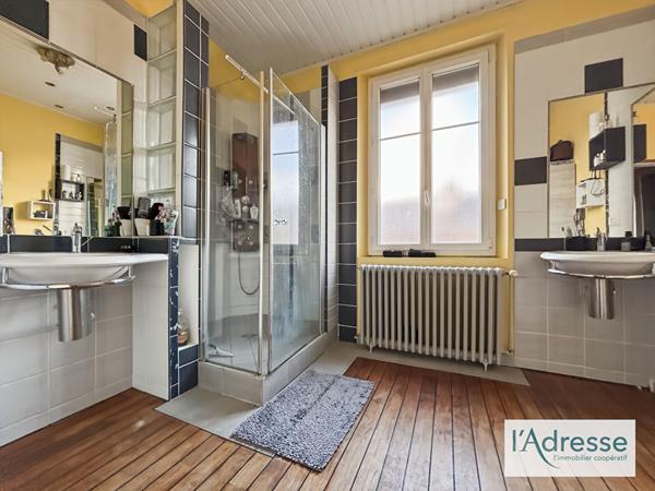 Maison Charleval 8 pièce(s) 190m2