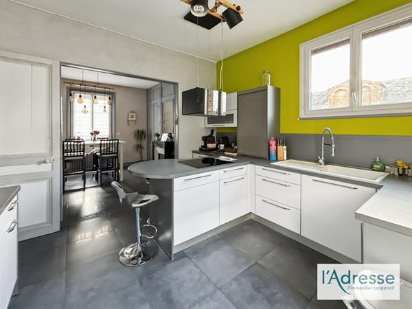 Maison Charleval 8 pièce(s) 190m2