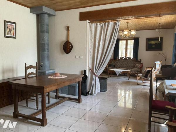 A VENDRE: Sur les hauteurs de GOURDON (Lot - 46) grande maison avec pigeonnier, en campagne, su...