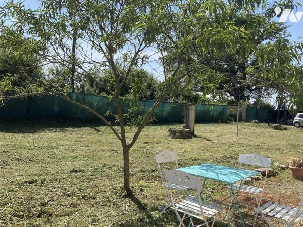 A VENDRE: Sur les hauteurs de GOURDON (Lot - 46) grande maison avec pigeonnier, en campagne, su...