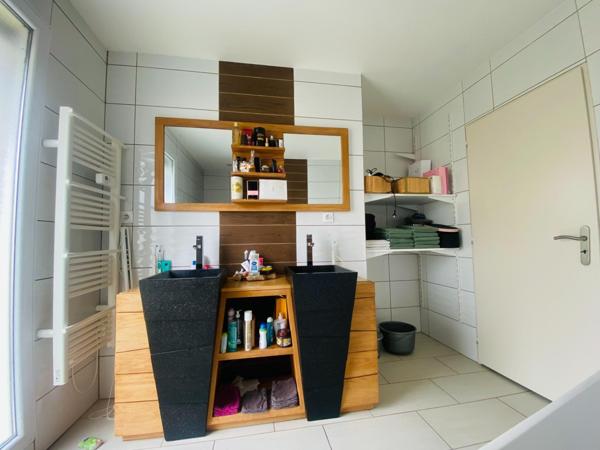 COUP DE COEUR ASSURE SUR CHAMBON ! VENEZ VITE DECOUVRIR CETTE PEPITE A 10 MIN DE LA GARE DE SURGERES !