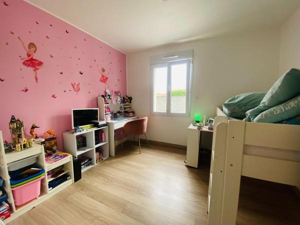 COUP DE COEUR ASSURE SUR CHAMBON ! VENEZ VITE DECOUVRIR CETTE PEPITE A 10 MIN DE LA GARE DE SURGERES !