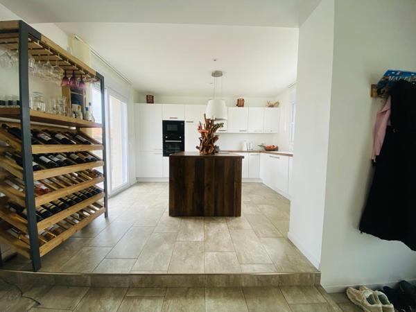 COUP DE COEUR ASSURE SUR CHAMBON ! VENEZ VITE DECOUVRIR CETTE PEPITE A 10 MIN DE LA GARE DE SURGERES !