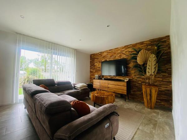 COUP DE COEUR ASSURE SUR CHAMBON ! VENEZ VITE DECOUVRIR CETTE PEPITE A 10 MIN DE LA GARE DE SURGERES !