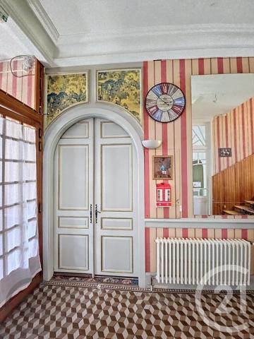 Maison à vendre  22 pièces - 609,54 m 2   CHATEL GUYON  - 63