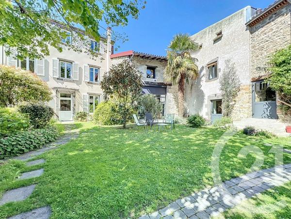 Maison à vendre  22 pièces - 609,54 m 2   CHATEL GUYON  - 63